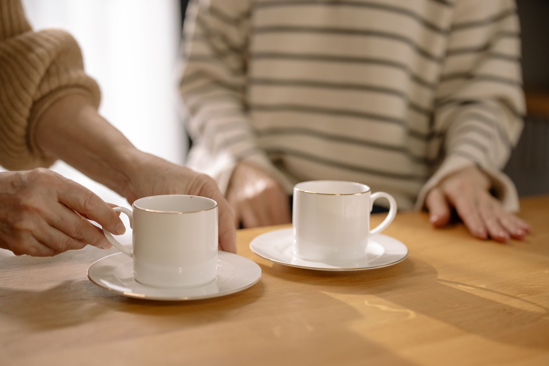カフェの二つのカップ